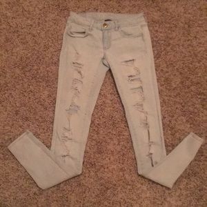 American Eagle destroyed light jean